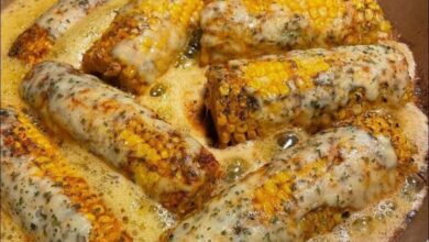 Cheesy Garlic Butter Corn on the Cob: A Savory Side Dish Everyone Will Love