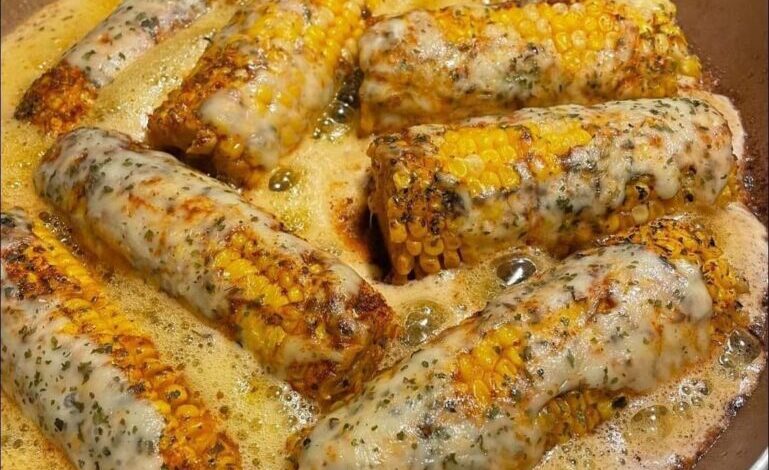 Cheesy Garlic Butter Corn on the Cob: A Savory Side Dish Everyone Will Love