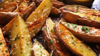 Oven-Roasted Parmesan Herb Potato Wedges – Crispy and Flavorful